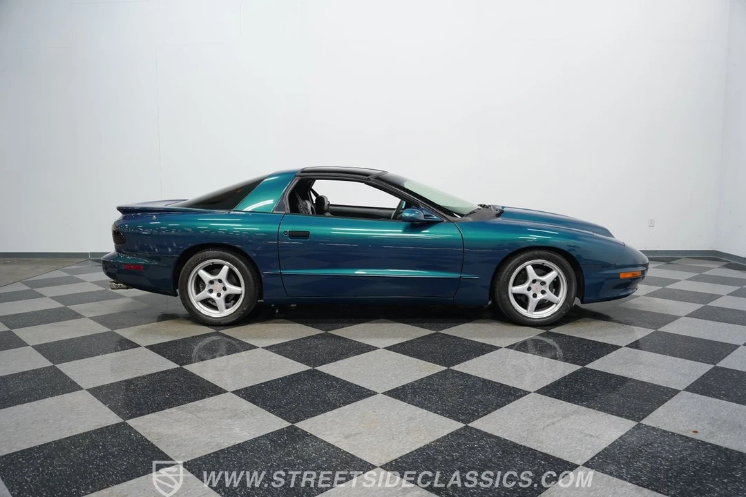 1997 Pontiac Firebird Formula 4th Gen - Image 8 of 10