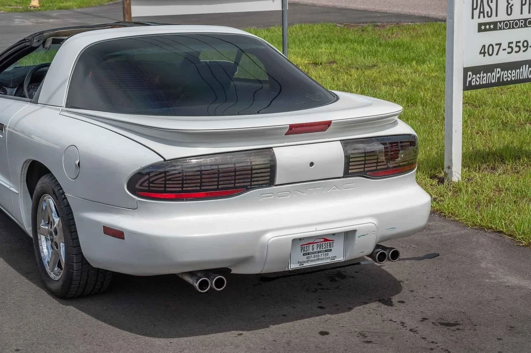 1997 Pontiac Firebird Formula 4th Gen - Image 18 of 21