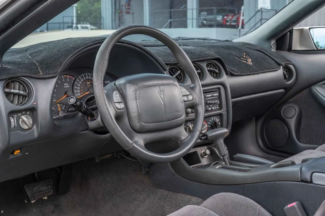 1997 Pontiac Firebird Formula 4th Gen - Image 11 of 21