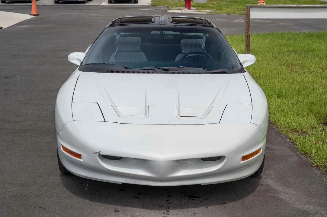 1997 Pontiac Firebird Formula 4th Gen - Image 10 of 21