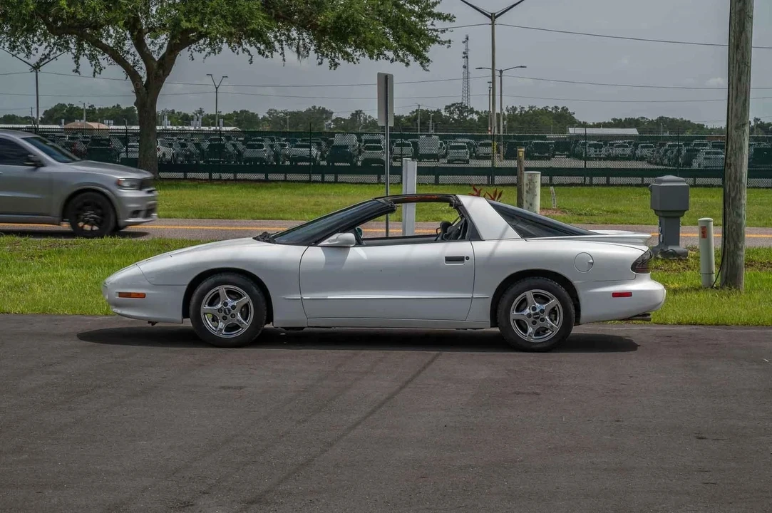 1997 Pontiac Firebird Formula 4th Gen - Image 2 of 21