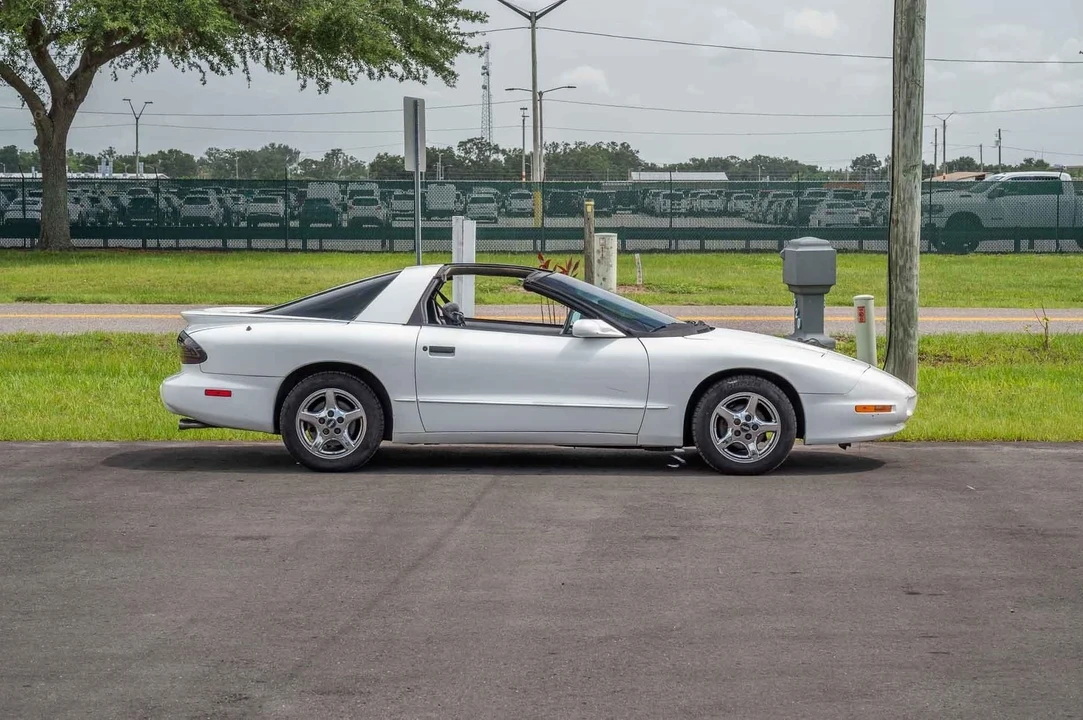 1997 Pontiac Firebird Formula 4th Gen - Image 7 of 21
