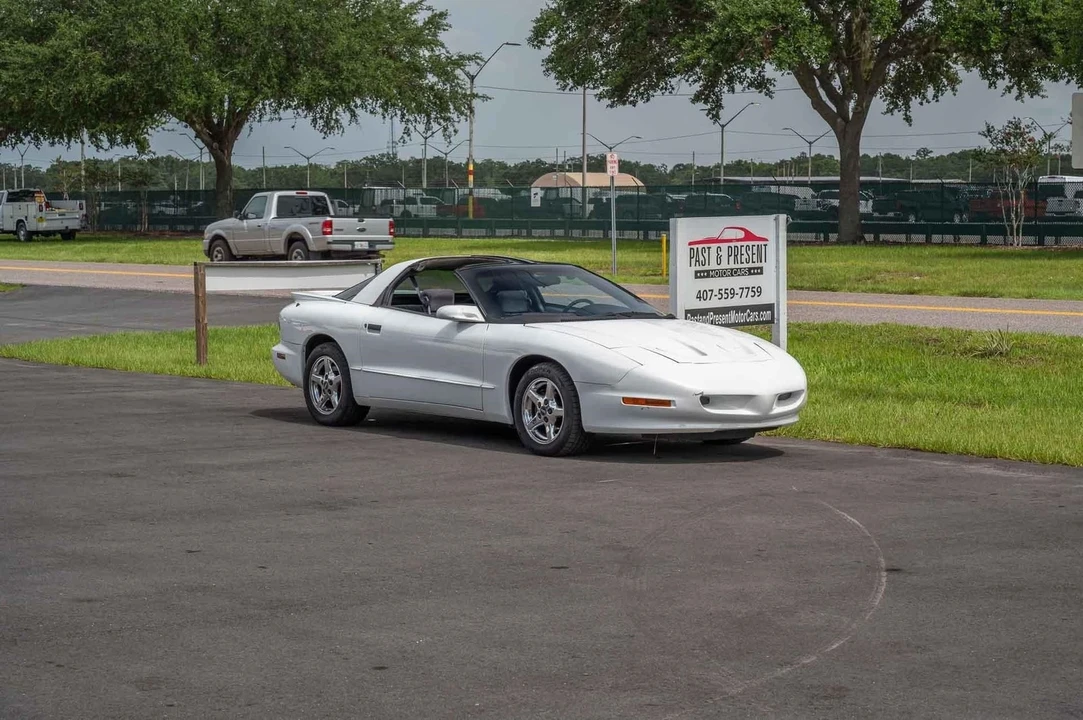 1997 Pontiac Firebird Formula 4th Gen - Image 9 of 21