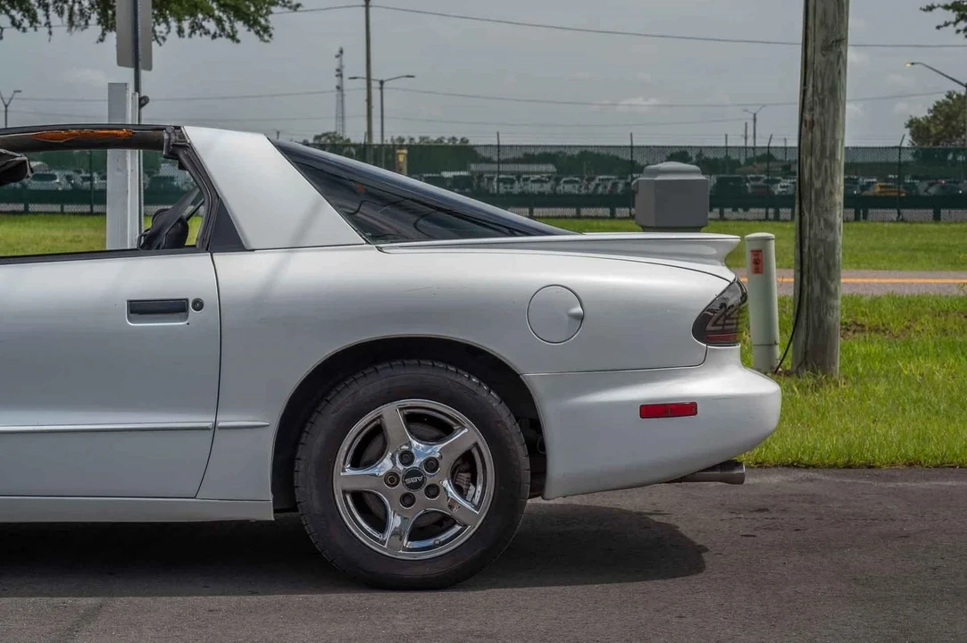 1997 Pontiac Firebird Formula 4th Gen - Image 20 of 21