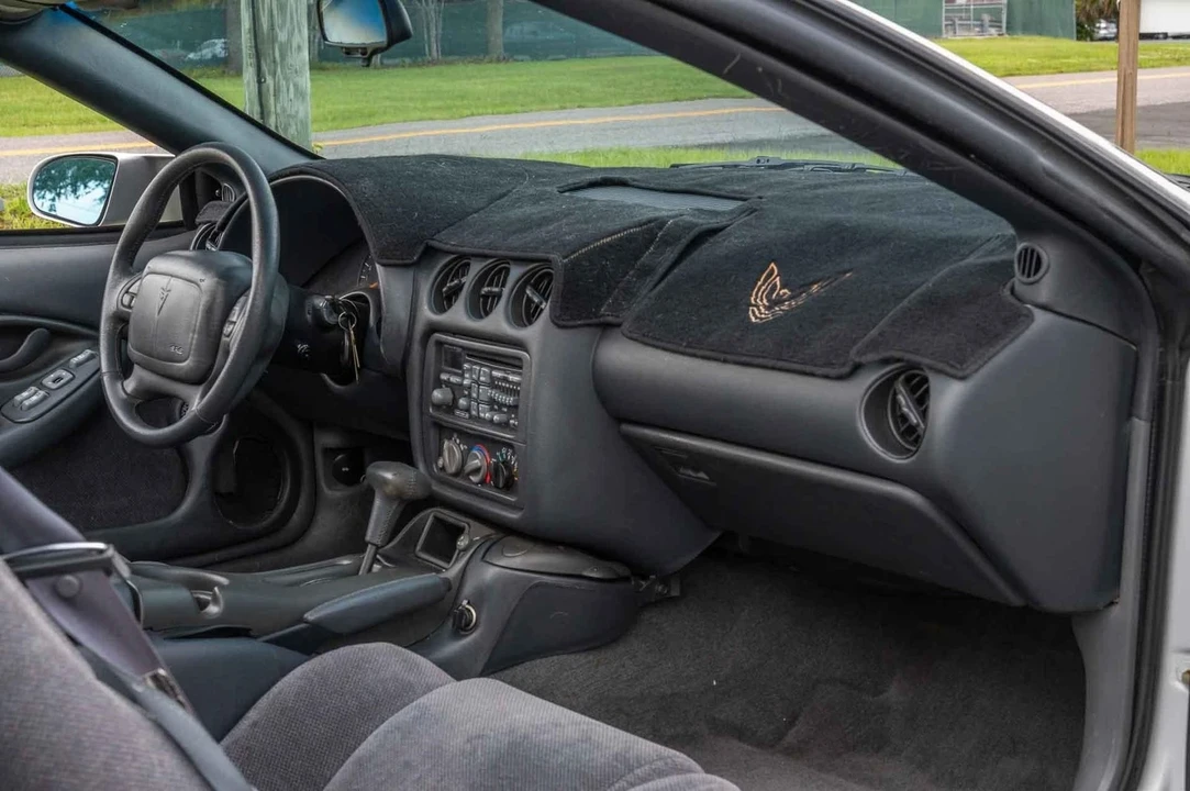 1997 Pontiac Firebird Formula 4th Gen - Image 13 of 21