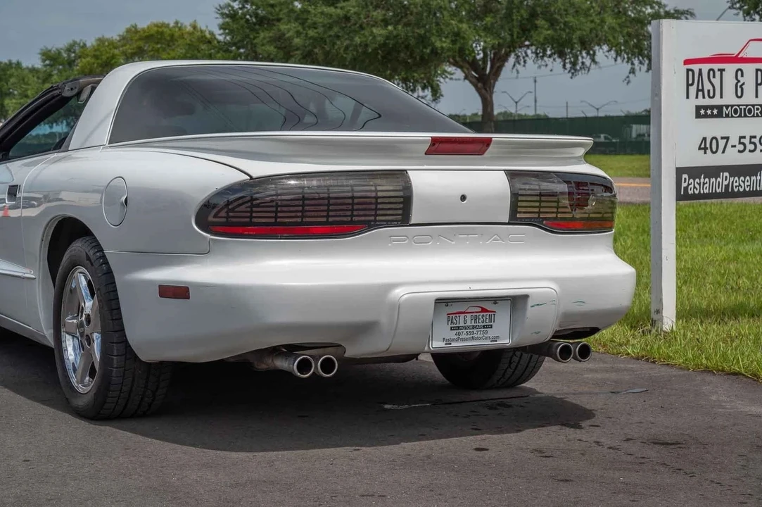 1997 Pontiac Firebird Formula 4th Gen - Image 19 of 21