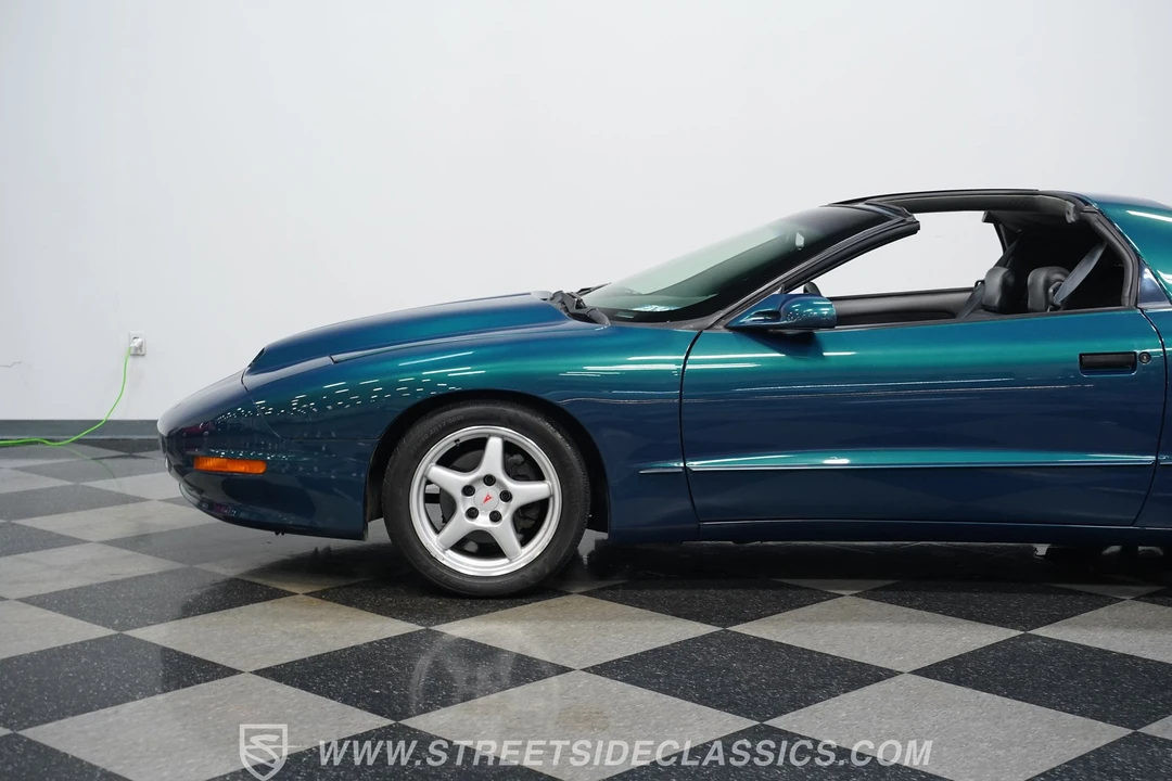 1997 Pontiac Firebird Formula 4th Gen - Image 17 of 31