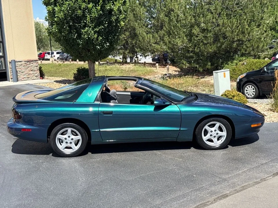 1997 Pontiac Firebird Formula 4th Gen - Image 14 of 14
