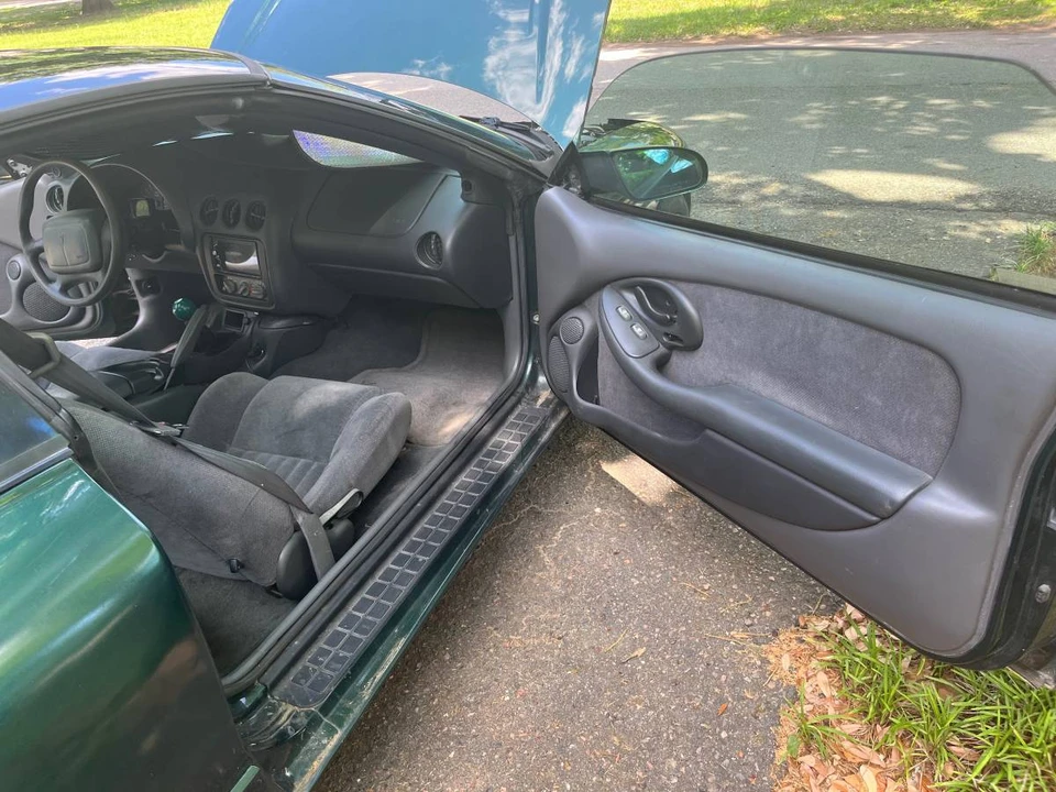 1997 Pontiac Firebird Formula 4th Gen - Image 17 of 24