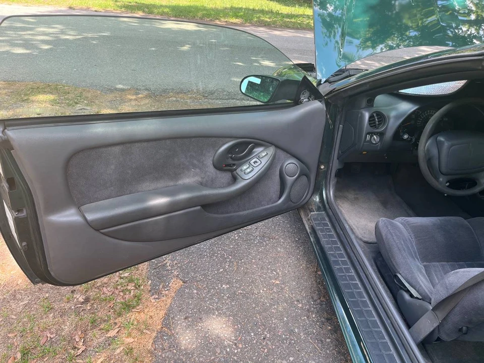 1997 Pontiac Firebird Formula 4th Gen - Image 11 of 24