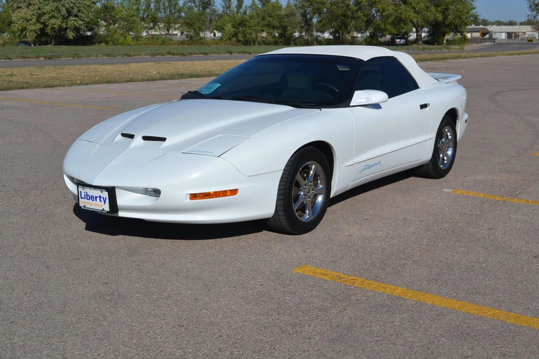 1997 Pontiac Firebird 4th Gen - Image 4 of 31