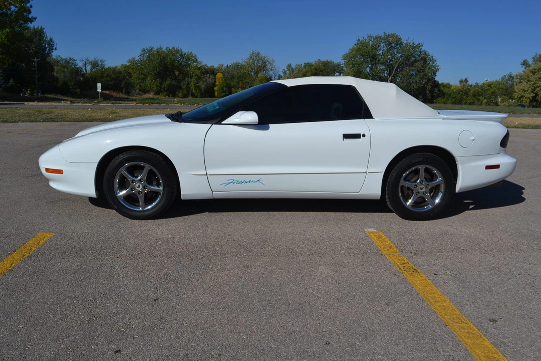 1997 Pontiac Firebird 4th Gen - Image 5 of 31