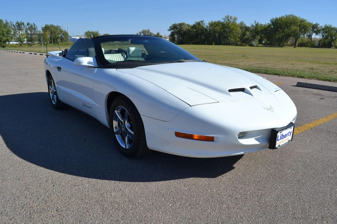 1997 Pontiac Firebird 4th Gen - Image 10 of 31