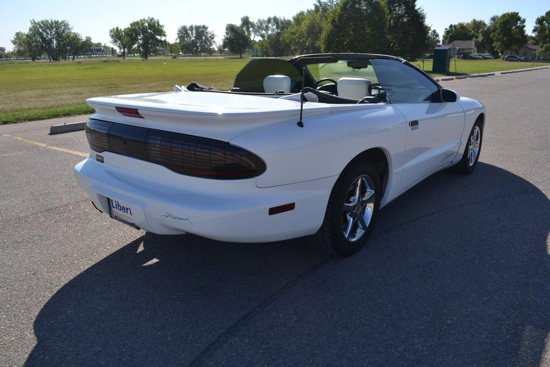1997 Pontiac Firebird 4th Gen - Image 16 of 31