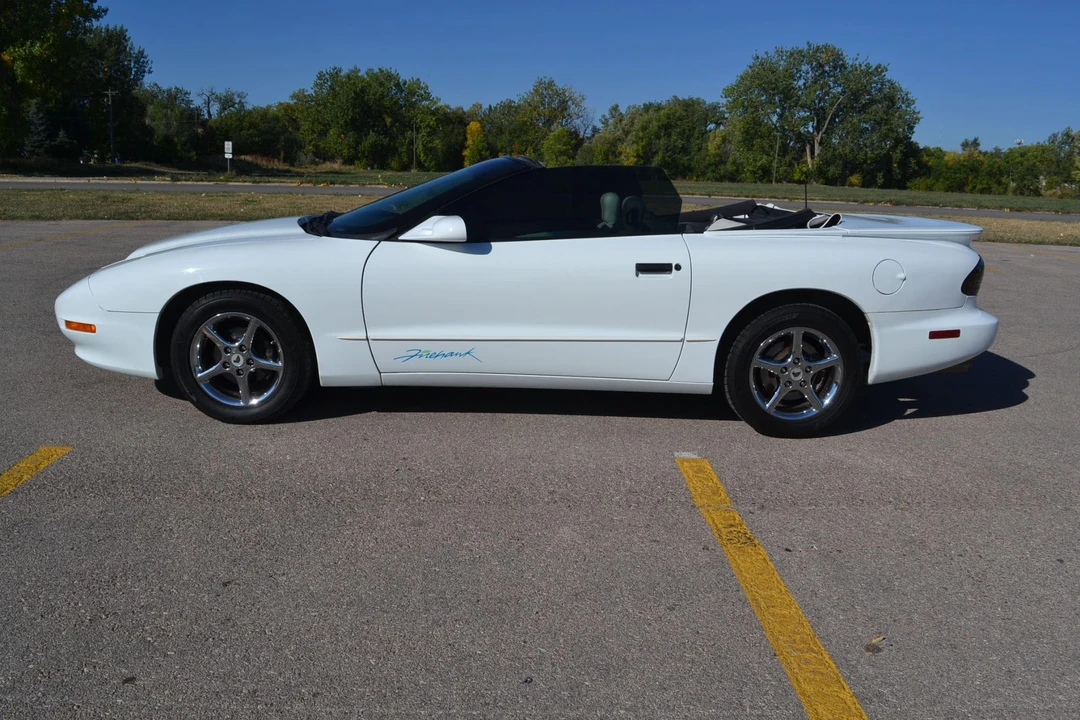 1997 Pontiac Firebird 4th Gen - Image 13 of 31