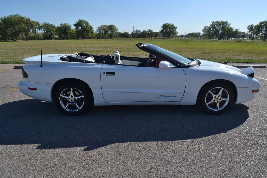 1997 Pontiac Firebird 4th Gen - Image 25 of 31