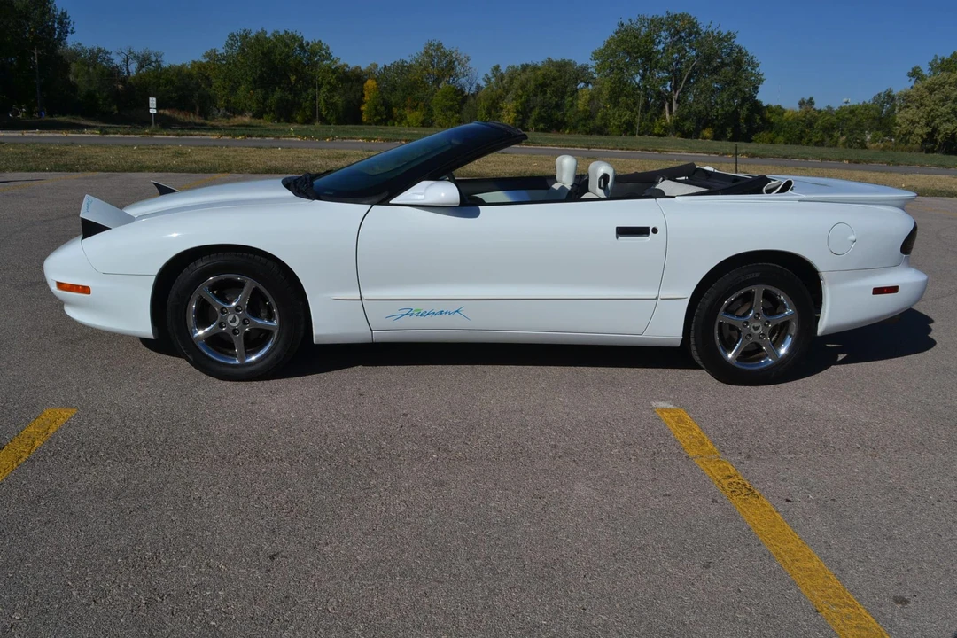 1997 Pontiac Firebird 4th Gen - Image 21 of 31