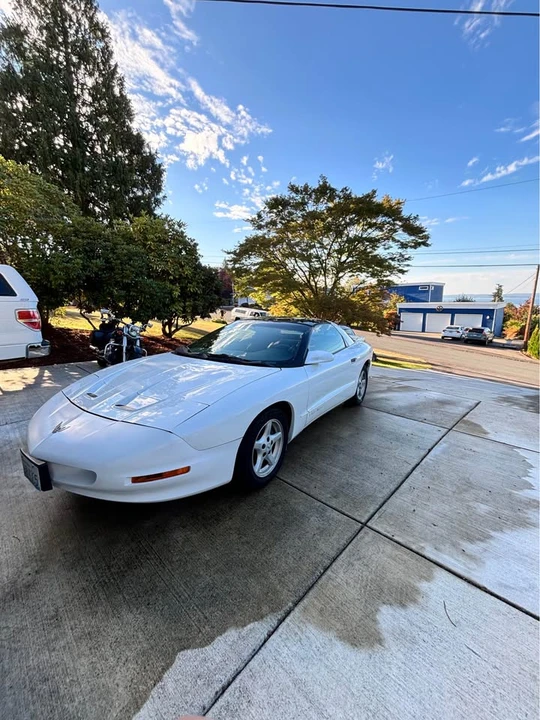 1997 Pontiac Firebird 4th Gen - Image 2 of 9