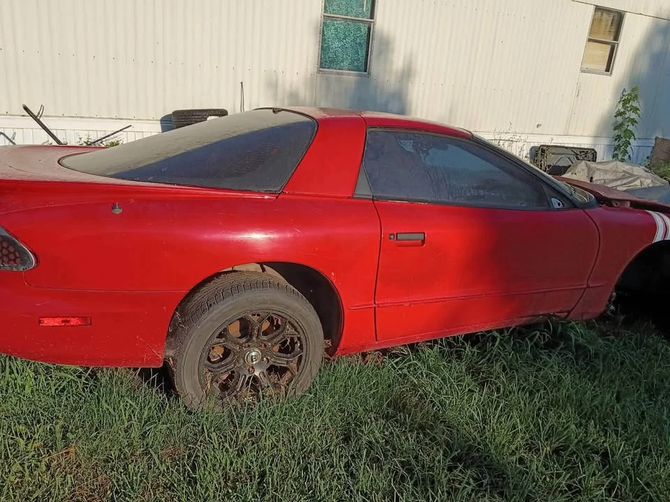 1997 Pontiac Firebird 4th Gen - Image 2 of 10
