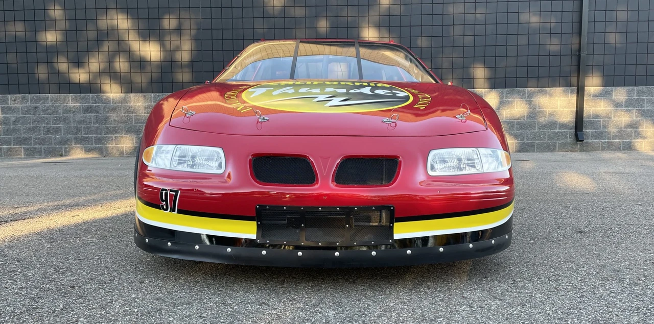 1997 Pontiac Grand Prix 3rd+ Gen - Image 3 of 31