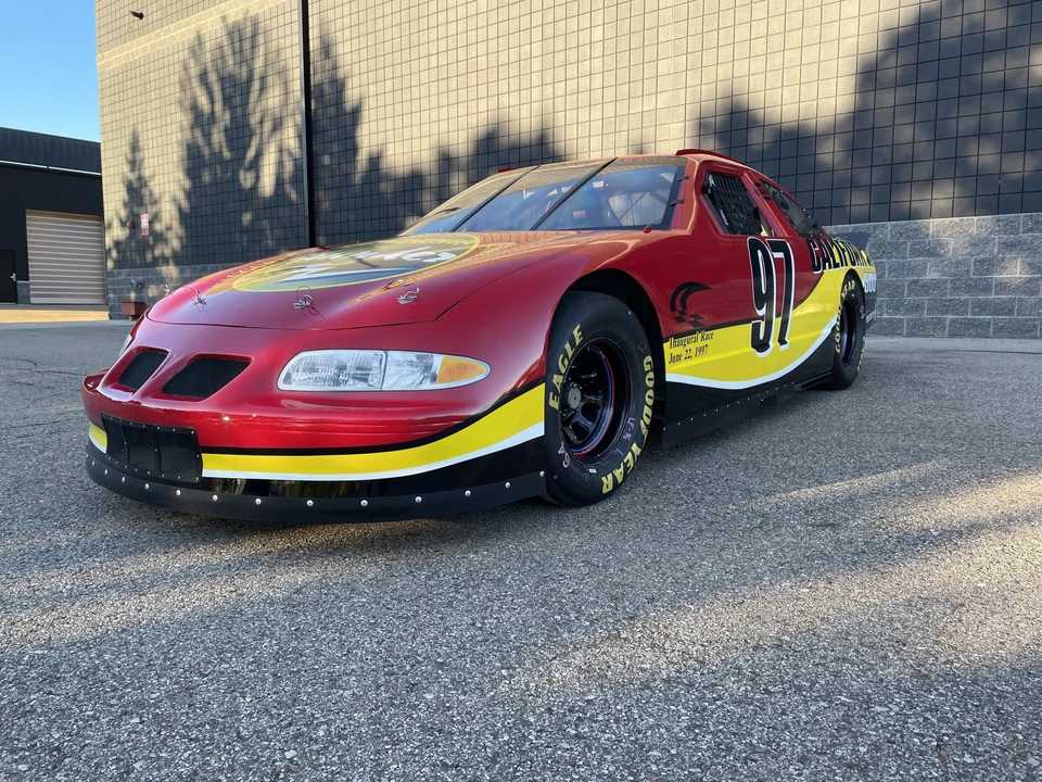 1997 Pontiac Grand Prix 3rd+ Gen - Image 9 of 31