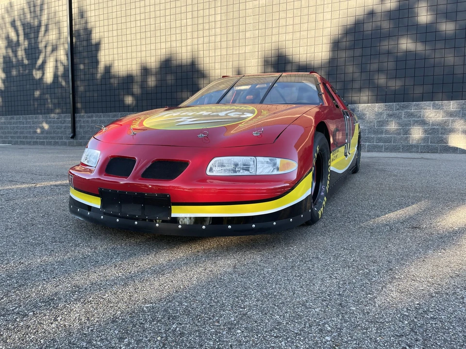 1997 Pontiac Grand Prix 3rd+ Gen - Image 6 of 31