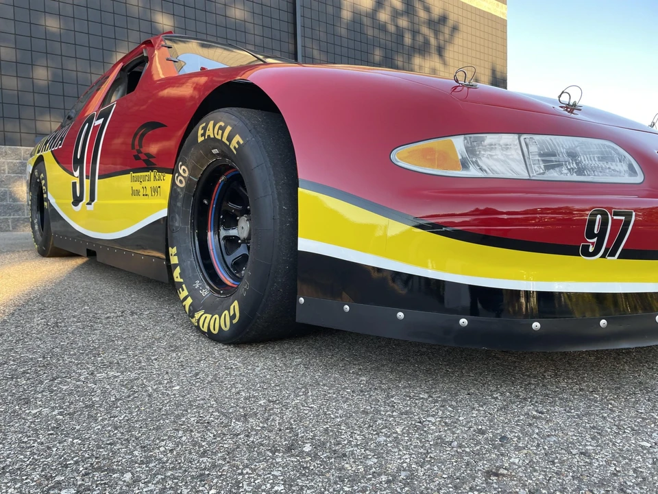 1997 Pontiac Grand Prix 3rd+ Gen - Image 28 of 31