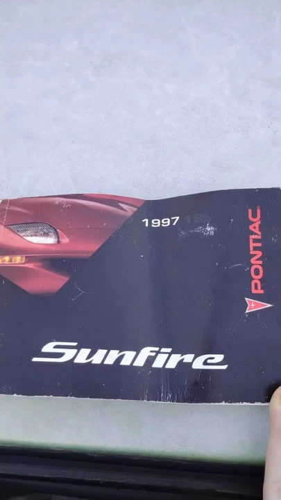 1997 Pontiac Sunfire - Image 2 of 5