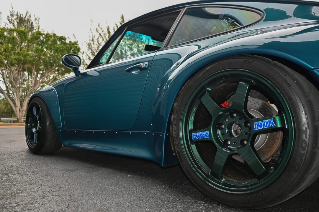 1997 Porsche 911 - Image 16 of 31