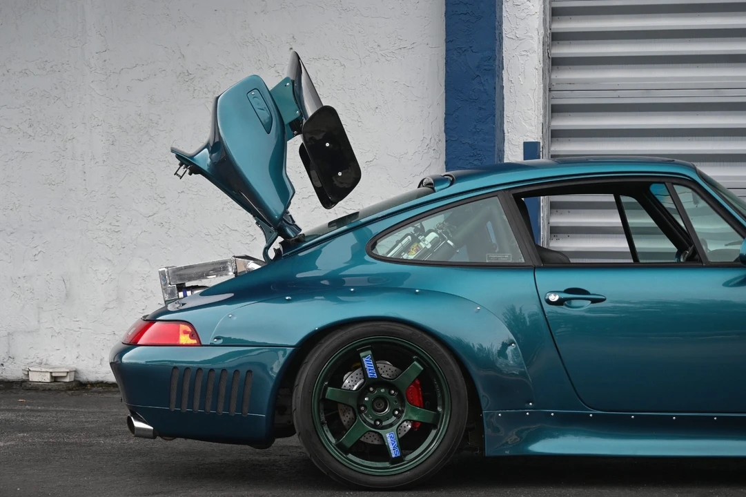 1997 Porsche 911 - Image 26 of 31