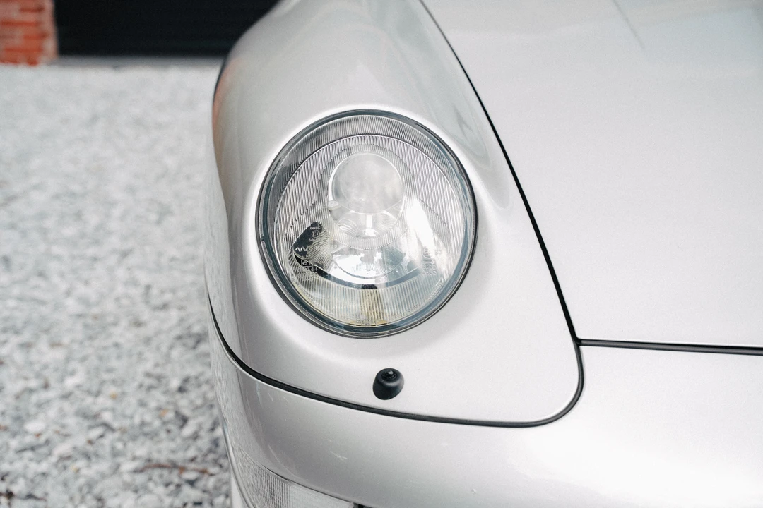 1997 Porsche 993 Carrera 4 - Image 26 of 31
