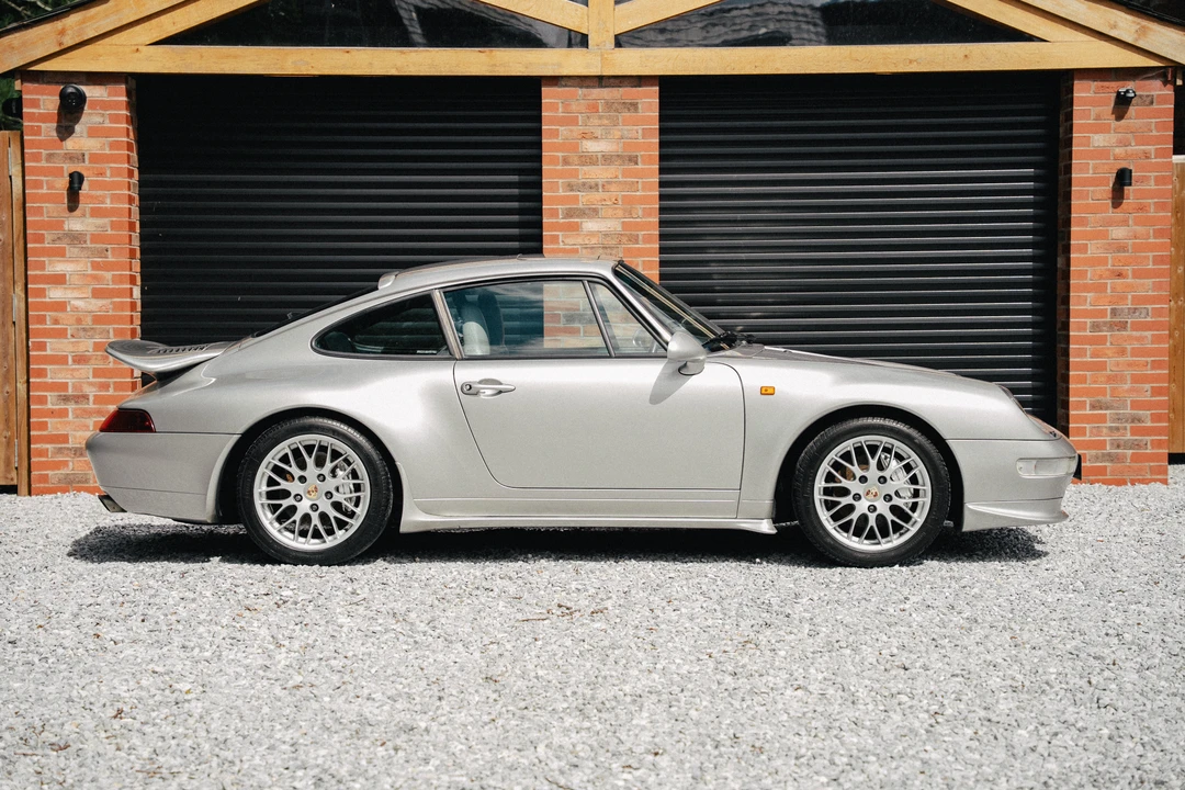 1997 Porsche 993 Carrera 4 - Image 4 of 31