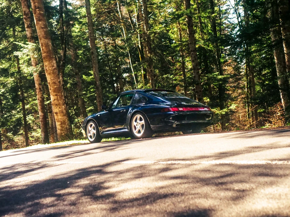 1997 Porsche 993 Carrera 4S - Image 10 of 31