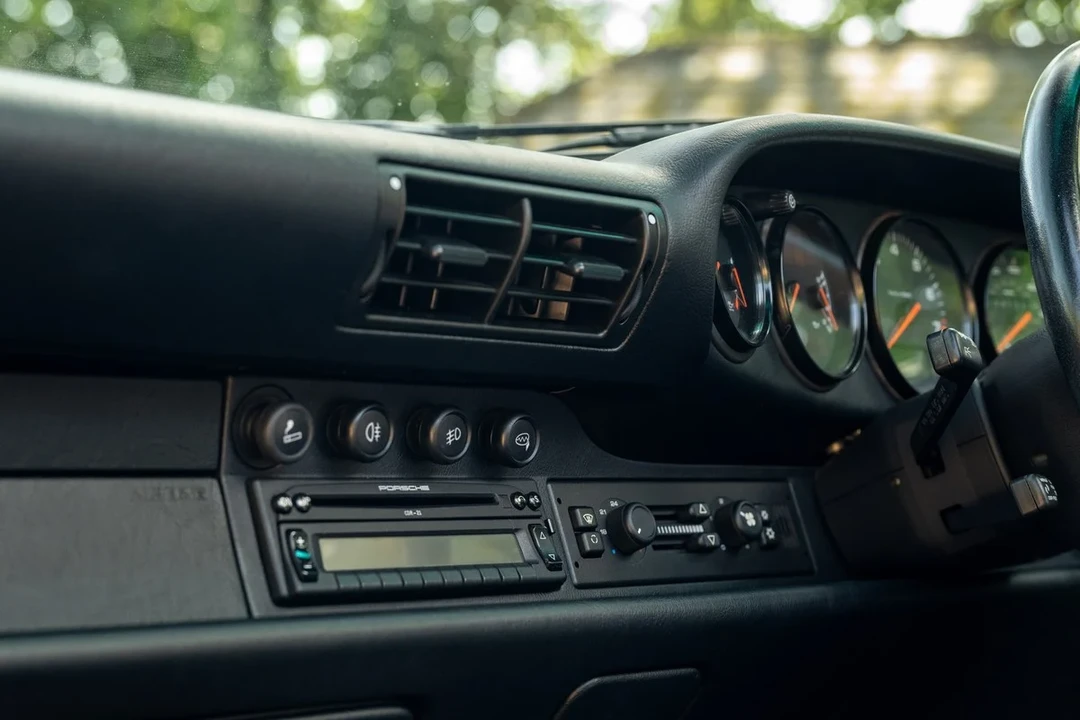 1997 Porsche 993 Carrera - Image 13 of 31