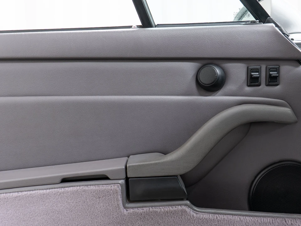 1997 Porsche 993 Carrera 4S - Image 13 of 31