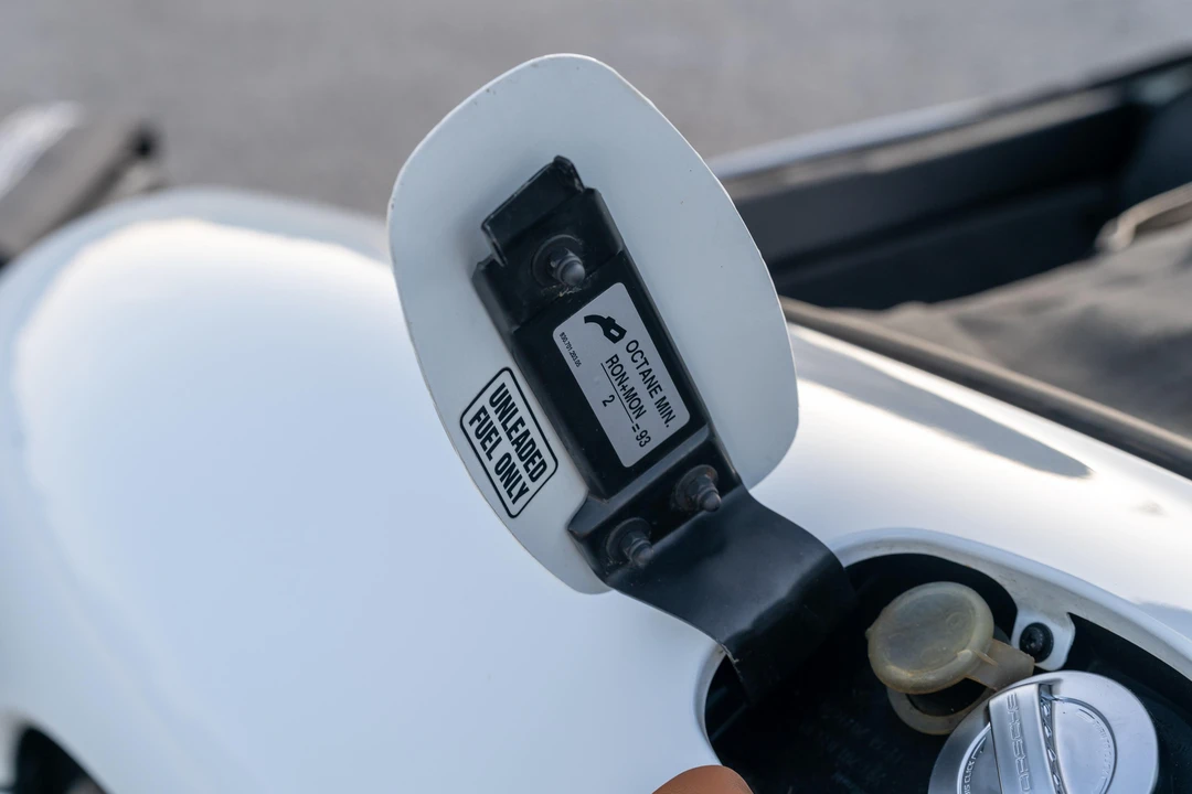 1997 Porsche 993 Carrera 4S - Image 24 of 31