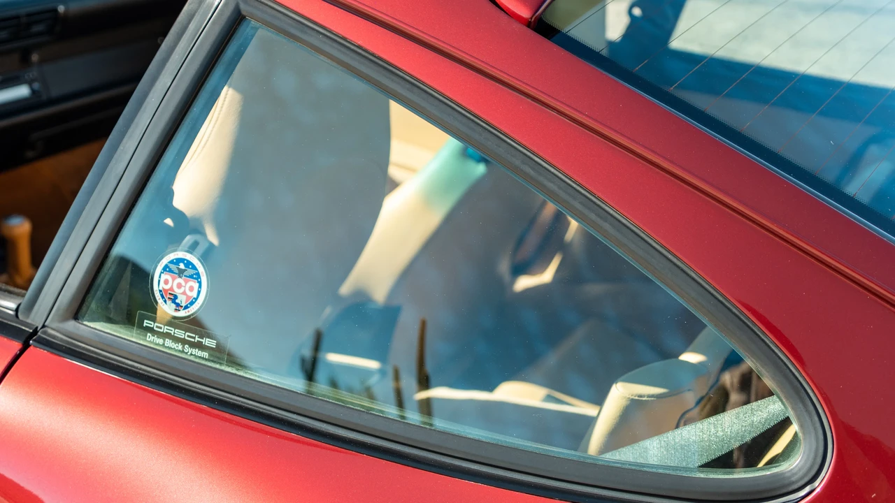 1997 Porsche 993 Carrera 4S - Image 26 of 31