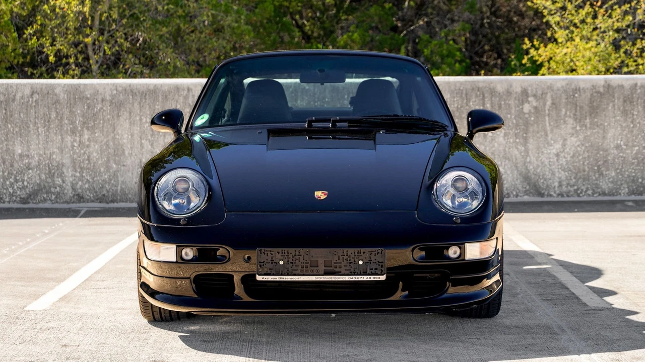 1997 Porsche 993 Carrera 4S - Image 2 of 31