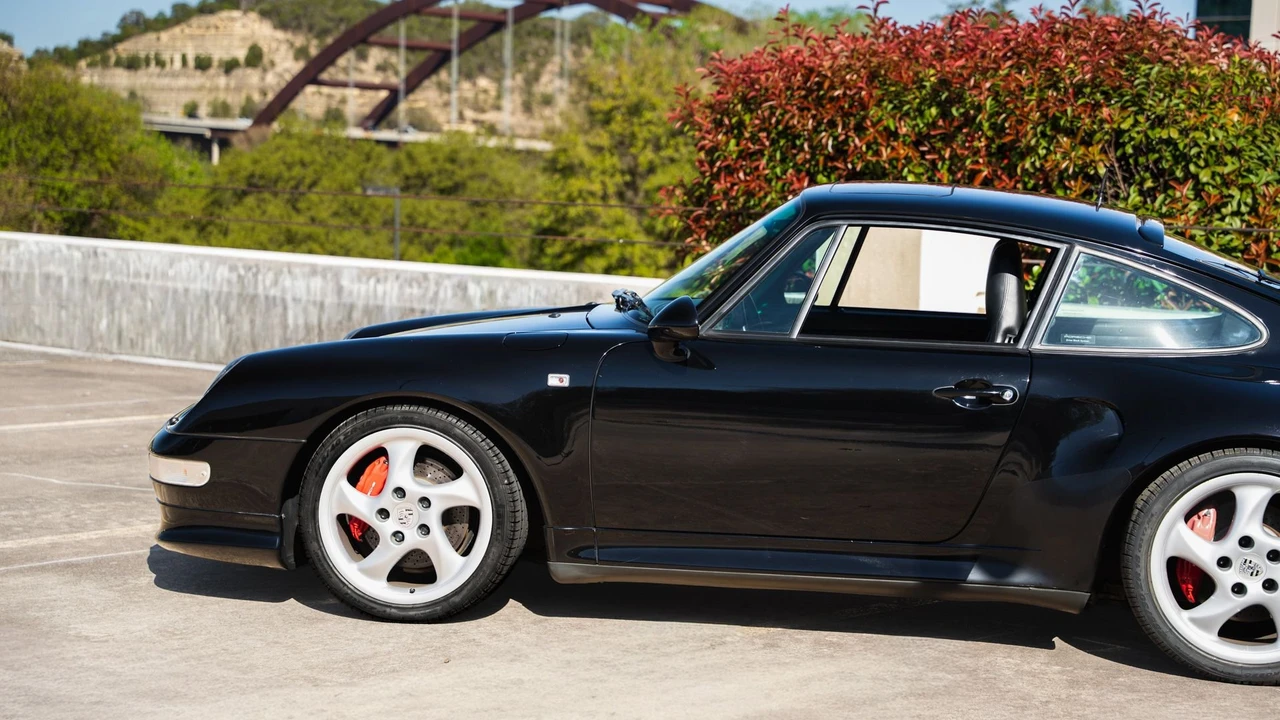 1997 Porsche 993 Carrera 4S - Image 17 of 31