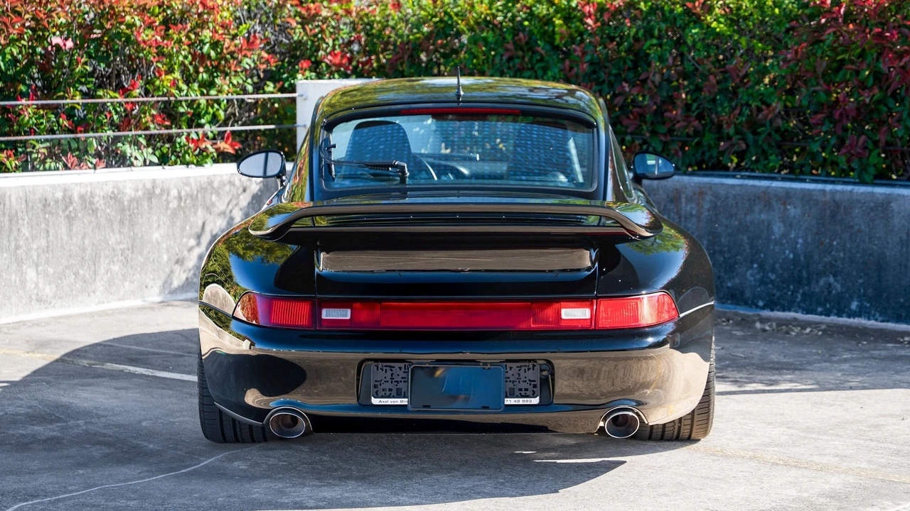 1997 Porsche 993 Carrera 4S - Image 13 of 31