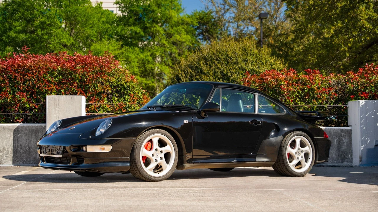 1997 Porsche 993 Carrera 4S - Image 28 of 31