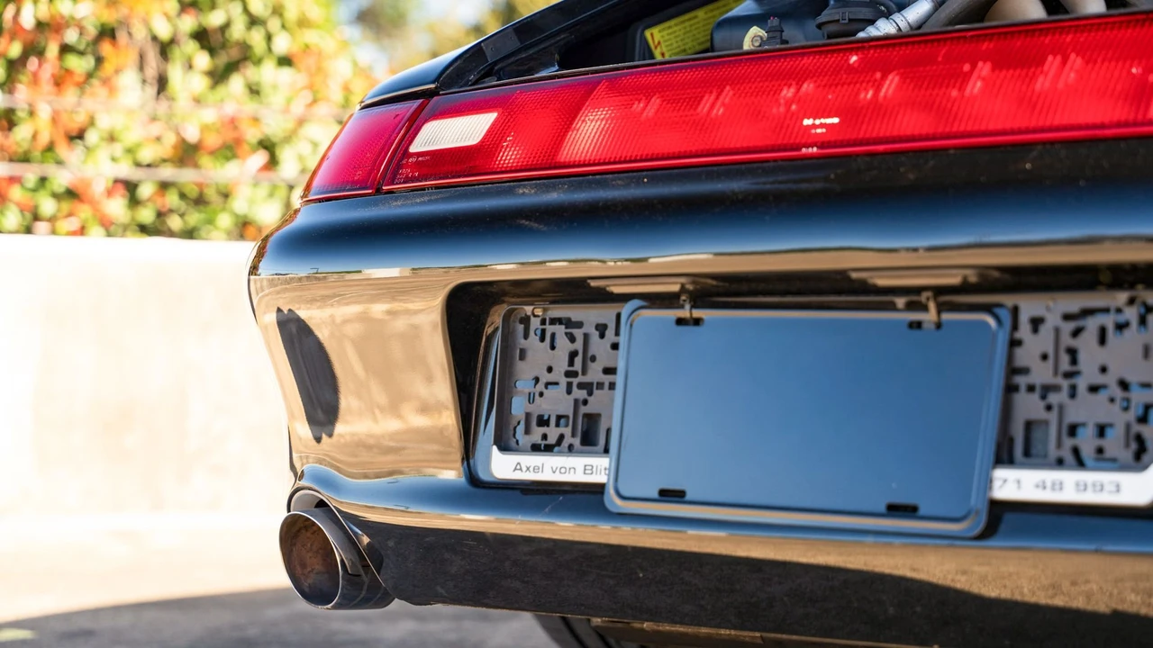 1997 Porsche 993 Carrera 4S - Image 21 of 31