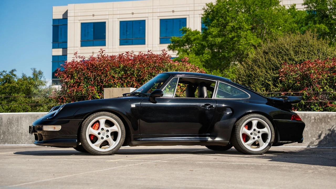 1997 Porsche 993 Carrera 4S - Image 16 of 31