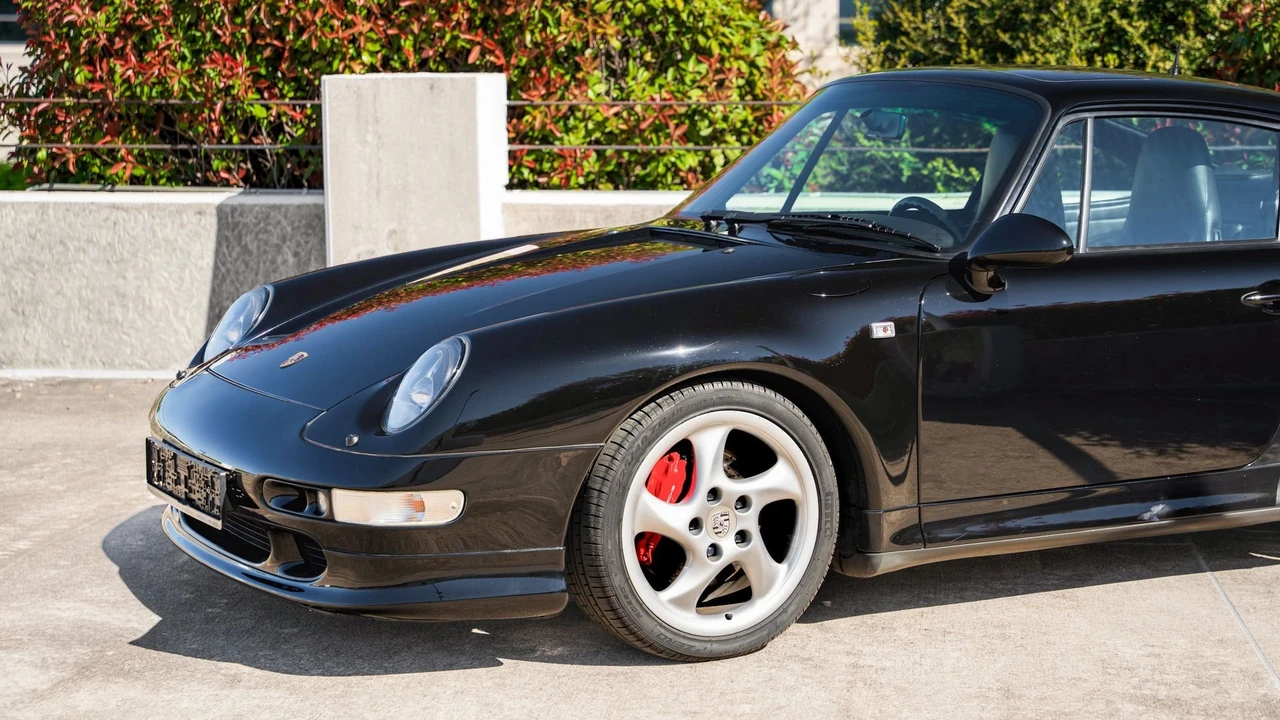 1997 Porsche 993 Carrera 4S - Image 29 of 31