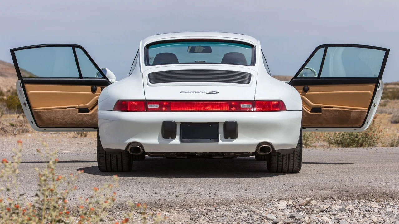 1997 Porsche 993 Carrera 4S - Image 20 of 31