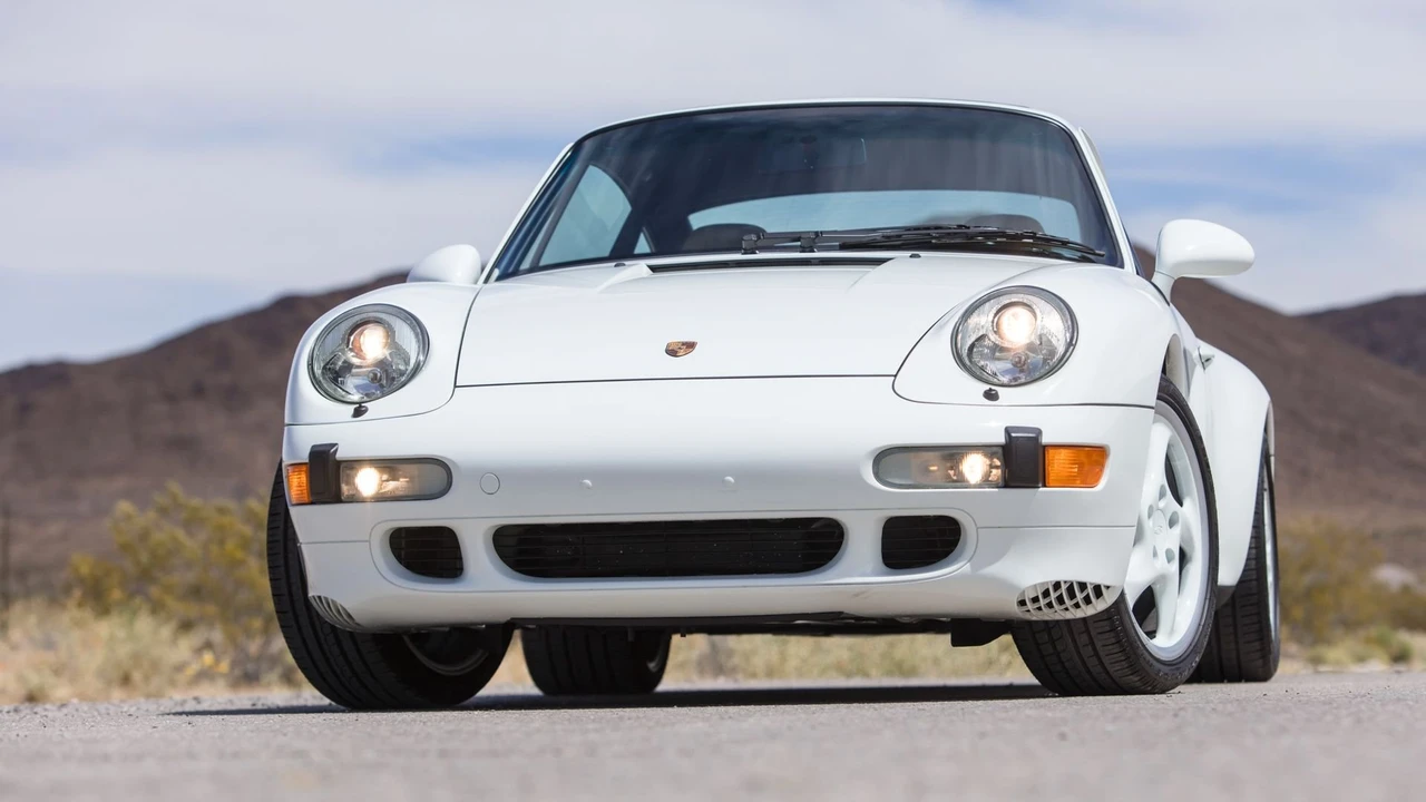 1997 Porsche 993 Carrera 4S - Image 16 of 31