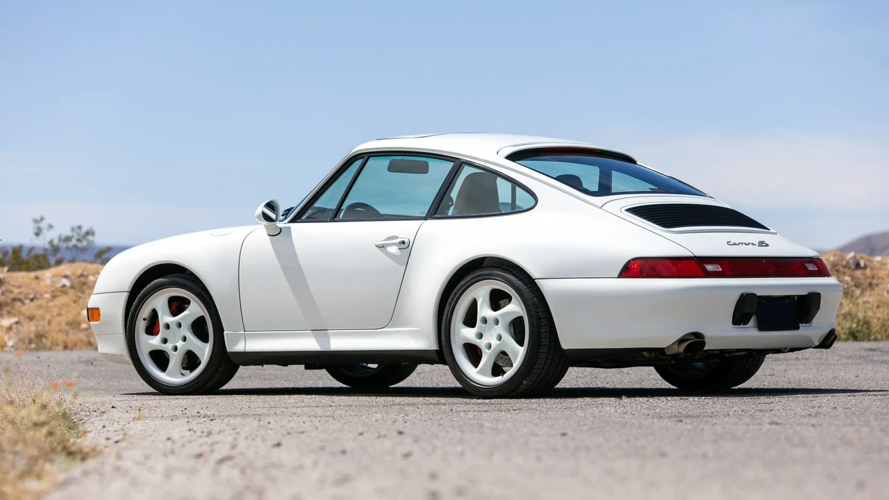 1997 Porsche 993 Carrera 4S - Image 15 of 31