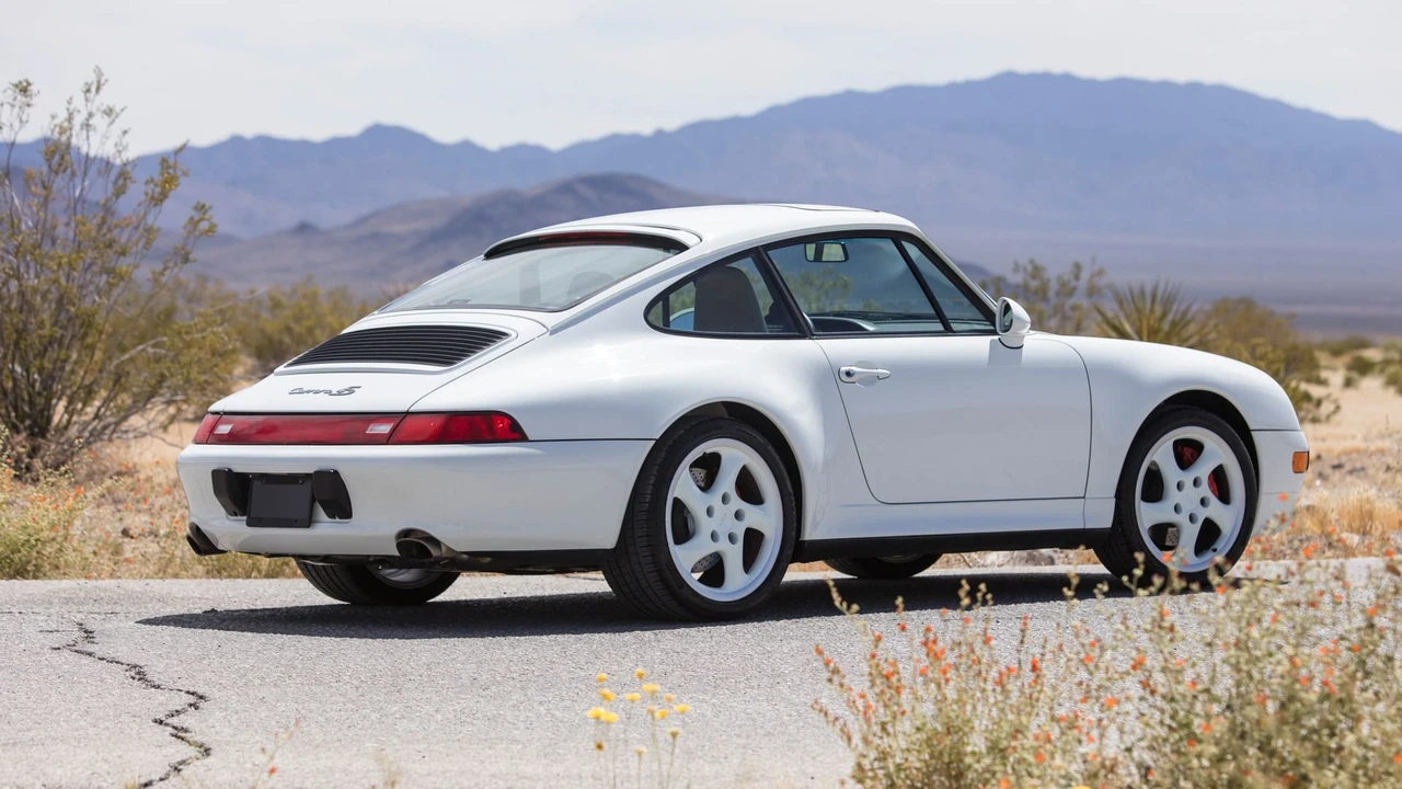 1997 Porsche 993 Carrera 4S - Image 9 of 31