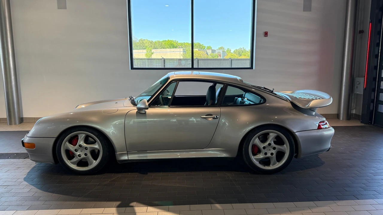 1997 Porsche 993 Carrera 4S - Image 3 of 31