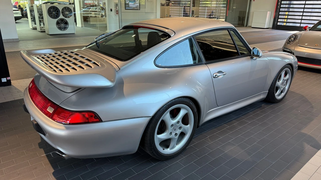 1997 Porsche 993 Carrera 4S - Image 8 of 31